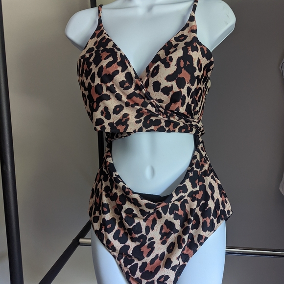 Leopard One Piece Swimsuit - Picture 4 of 7